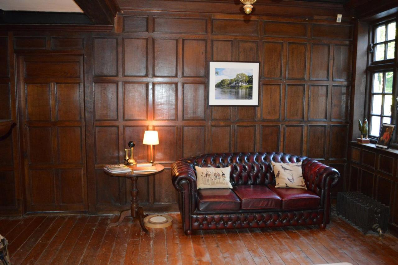 Pwll-Y-Faedda Bed & Breakfast Билт Уелс Екстериор снимка